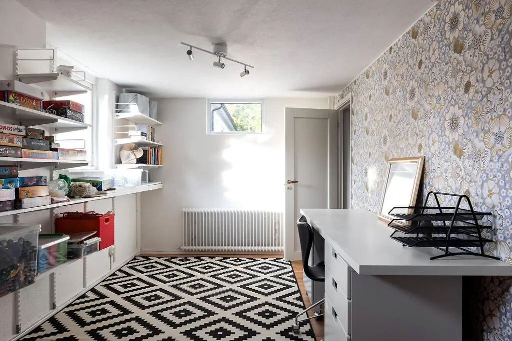Stor Villa Naera Till Centrala Stockholm
