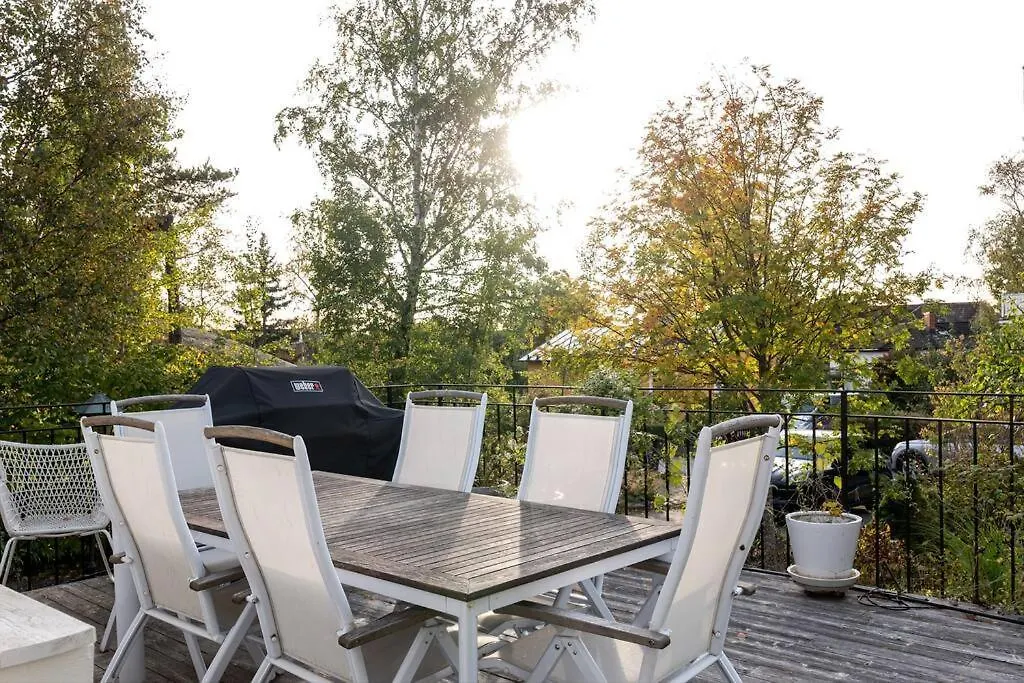 Stor Villa Naera Till Centrala Stockholm