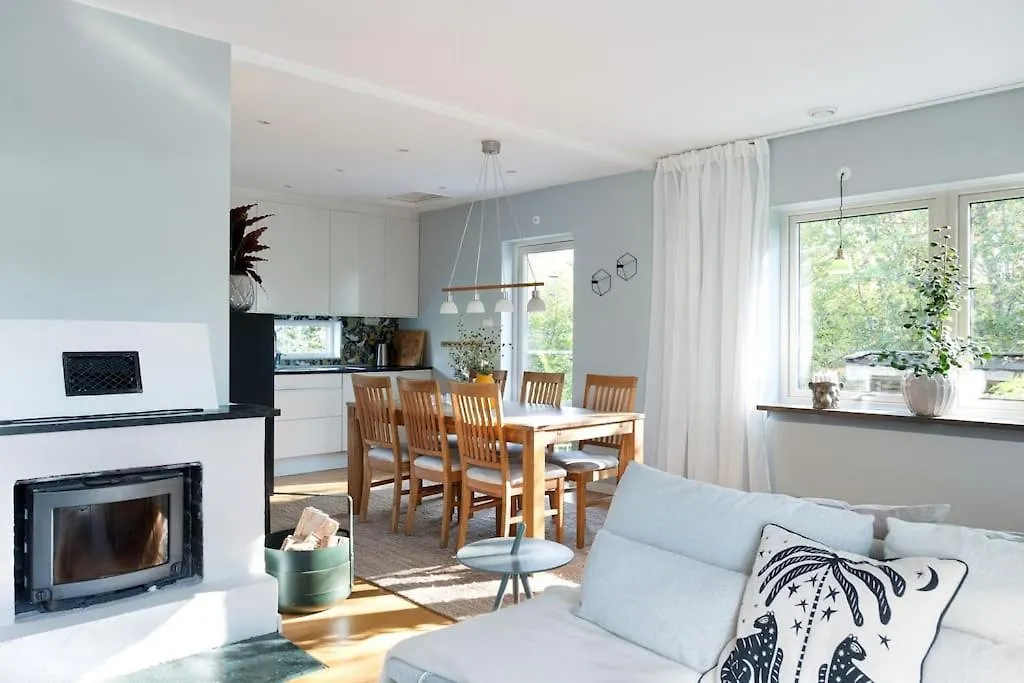 Stor Villa Naera Till Centrala Stockholm